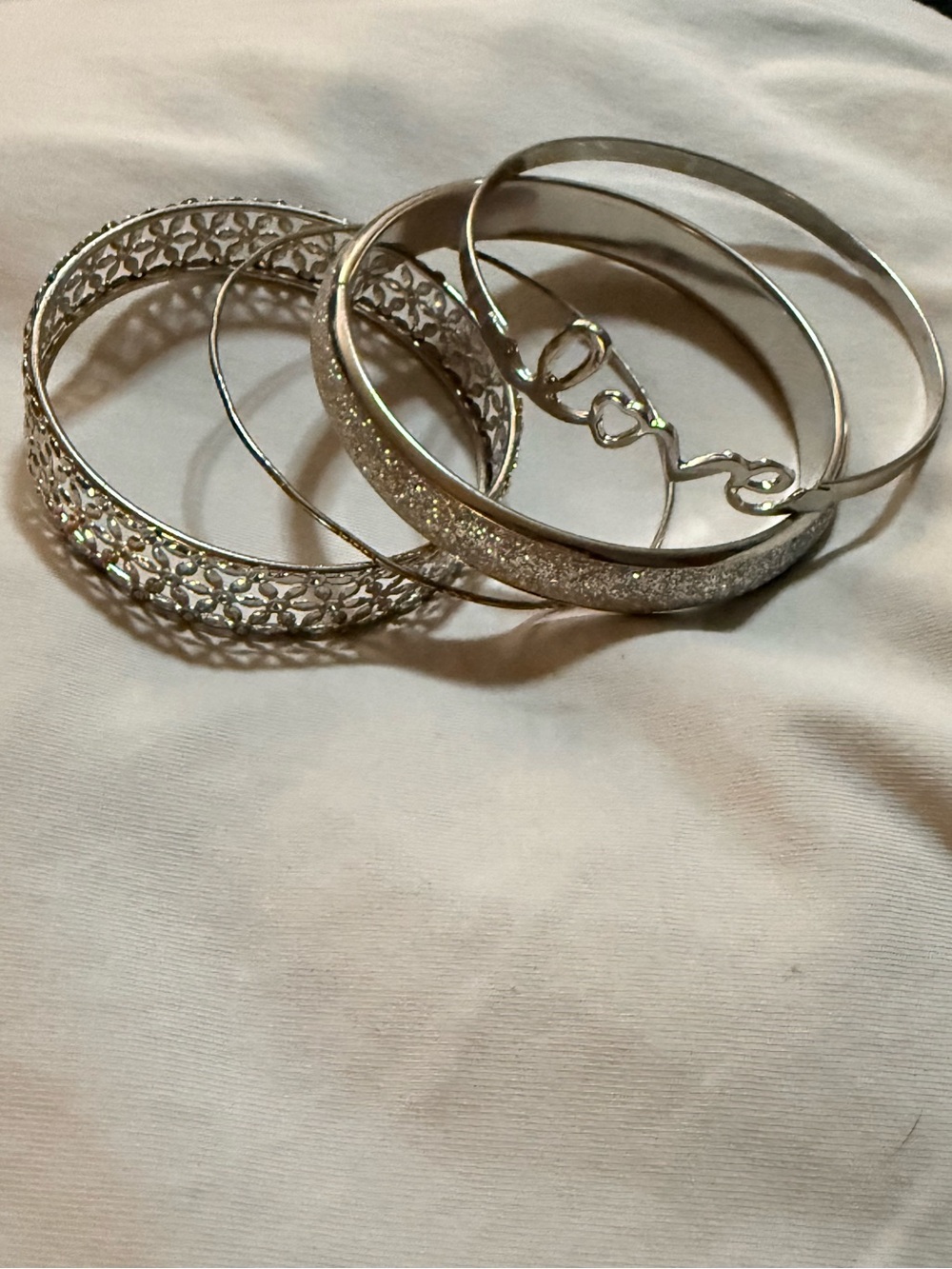 Lot of 4 Silver Tone Metal Bangle Braceles, Stackable Love Theme